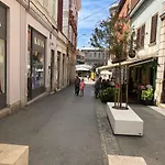 Sweet With Free Private Parking Апартаменты Пула