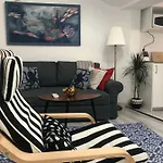 Sweet With Free Private Parking Апартаменты