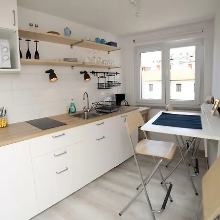 Sweet With Free Private Parking Apartment *
