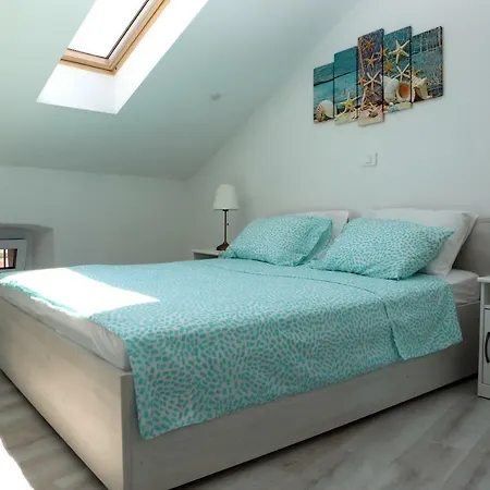 Sweet With Free Private Parking Apartment *