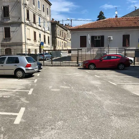 Apartment Sweet With Free Private Parking