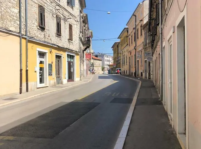 Sweet With Free Private Parking Appartement Pula